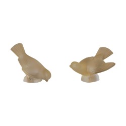 Paire de sculptures oiseaux Lalique France, Moineau hardi et