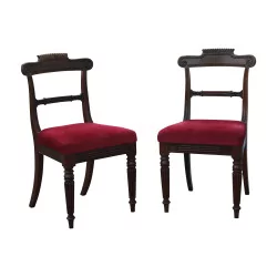 пара стульев Regency из красного дерева с сиденьем, покрытым …