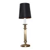Bronzelampe mit Ornament und schwarzem Lampenschirm und Innenausstattung … - Moinat - Tischlampen