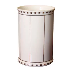 Round vase in white and white Florentine Manufacture porcelain