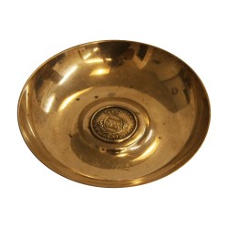 个 800 银杯，中间有圆点。凡尔纳，1820 年