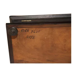 个拿破仑三世珠宝盒，黑色漆木脚和……