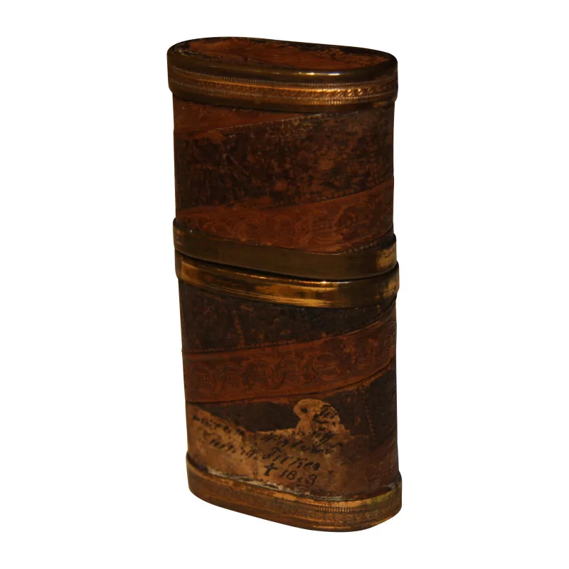 mittelgroße Zigarrenkiste aus geprägtem Leder und Messingring und … - Moinat - Schachtel, Urnen, Vasen