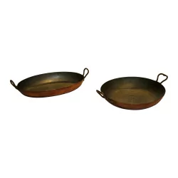 Set of 2 copper dishes with handles. 20th century