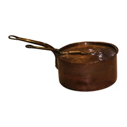 带盖的铜锅。 20世纪