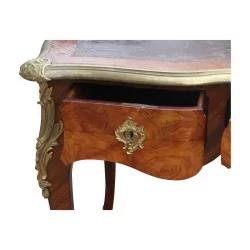 镶嵌着蝴蝶的 Louis XV Regency 写字台，…