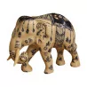 Éléphant en porcelaine blanche et décors peint bleu dessus … - Moinat - Porcelaine