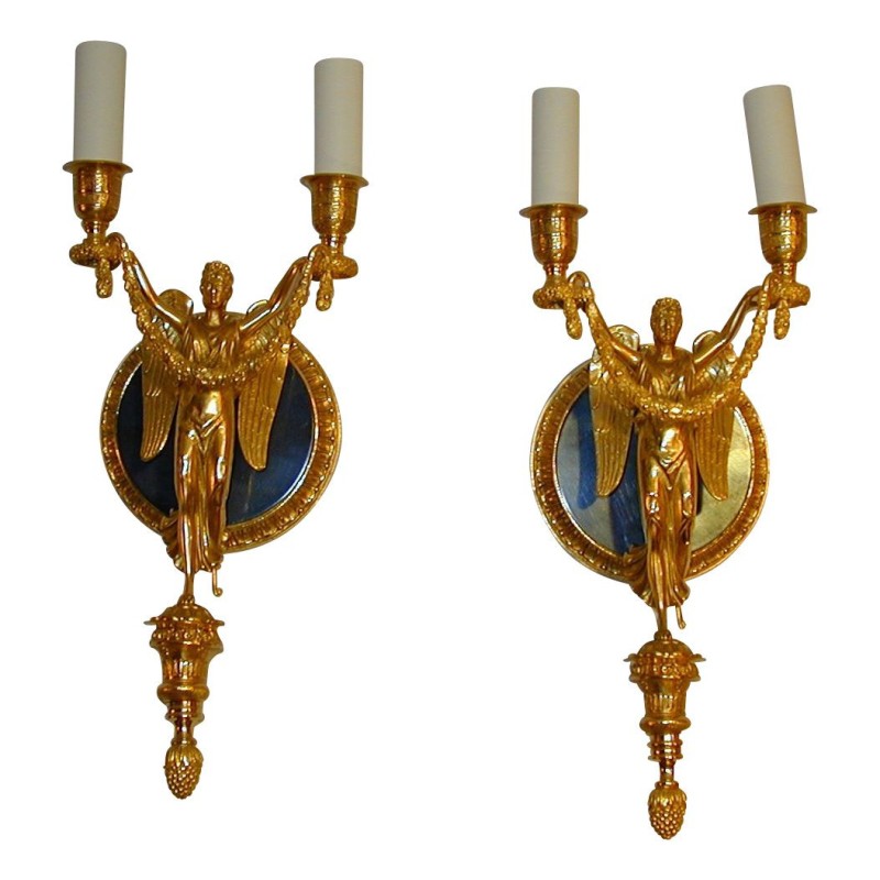 Paire d appliques Empire en bronze doré avec 2 lumières. - Moinat - Appliques murales Paire d appliques Empire en bronze doré avec 2 lumières. - Moinat - Appliques murales