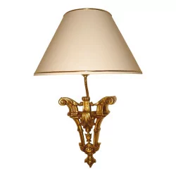 Wandlampe „Pilaster“ in Bronze, mit elfenbeinfarbenem Lampenschirm.