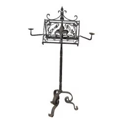 Lectern with 2 slopes “Fleur de Lys” in wrought iron.