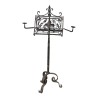 Lutrin en fer forgé, avec fleurs de Lys et 2 bougeoirs. - Moinat - Accessoires de décoration