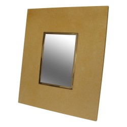 Photo frame in ivory-coloured leather.