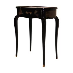 Kidney table in black lacquered wood with “fan” decor, and 1 …