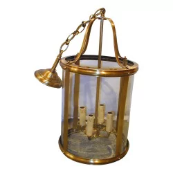 个带 4 盏灯的圆形古董古铜色灯笼。