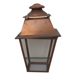 Lanterne carrée en cuivre.