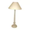 Lampe en bois blanchi avec pied rond, grand modèle, avec … - Moinat - Lampes de table