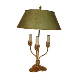 Lampe „Nymphéa“, 3-flammig, mit Schirm aus grünem Blech.