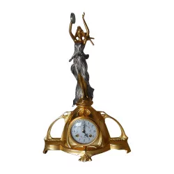 Pendule en bronze doré style 1900.
