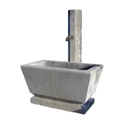 Directoire-Brunnen aus Jurastein.