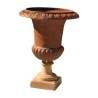 Vase MEDICIS en fonte de couleur rouille, (une petite cassure) - Moinat - Urnes, Vases