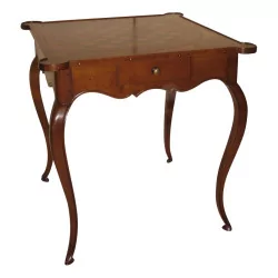 Table à jeux Louis XV en merisier avec 1 tiroir, dessus …