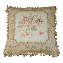 2 Aubusson and silk cushions with floral pattern. (610sfr each)