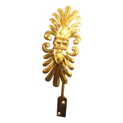 Paire de patères “étrusque” en laiton doré.