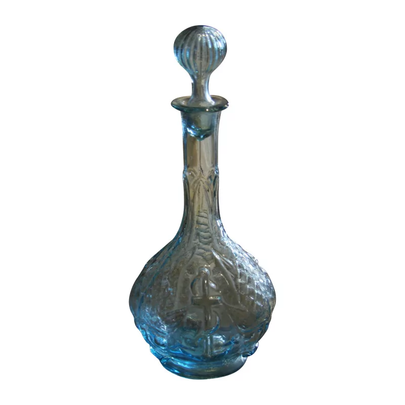 “Anchor” decanter in colored glass and matching stopper. France, … - Moinat - Carafes
