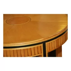 张圆形餐桌，带 1 个延伸部分，平方英尺