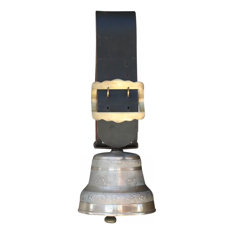 Cloche en bronze appelé 13 livres par le fondeur Albertino à … - Moinat - Accessoires de décoration Cloche en bronze appelé 13 livres par le fondeur Albertino à … - Moinat - Accessoires de décoration