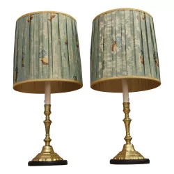 Paire de bougeoirs montés en lampe avec socle en bois noir et