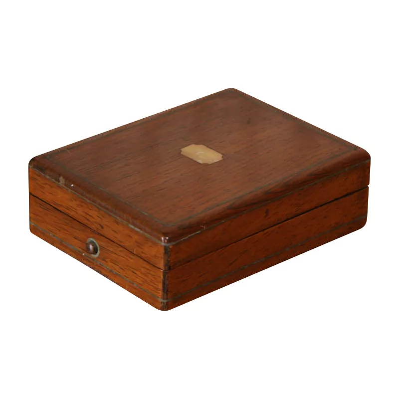 个带网和珍珠贝母装饰的木箱。 19世纪 - Moinat - 装饰配件