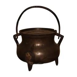 Small pewter cauldron on feet 19th century