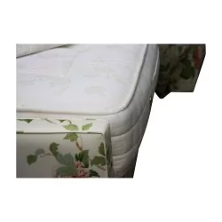 Bed set comprising: a floral fabric headboard with