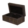 个盒子，内含 2 个碳纤维鲨鱼皮手表和镀金黄铜网。 - Moinat - 箱, 瓮, 花瓶
