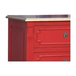 Chiffonnier à 6 tiroirs en bois peint rouge.
