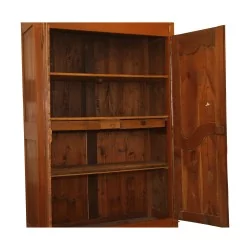Armoire 2 portes avec étagères et tiroirs en noyer. 18ème