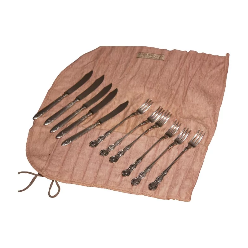 Service comprenant : 5 couteaux (L16 x H2 cm) et 6 fourchettes … - Moinat - Argenterie