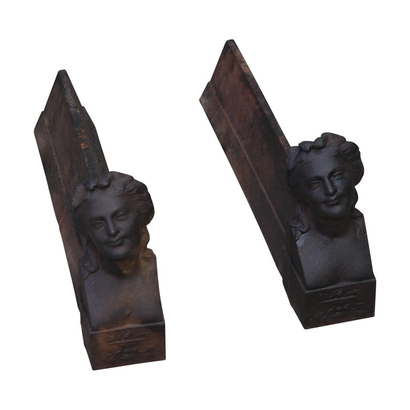 Pair of cast iron \"Faces\" andirons. 20th century - Moinat - Firedogs, Andirons