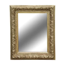 镜子，带有雕刻精美的镀金彩绘木框。 20日…