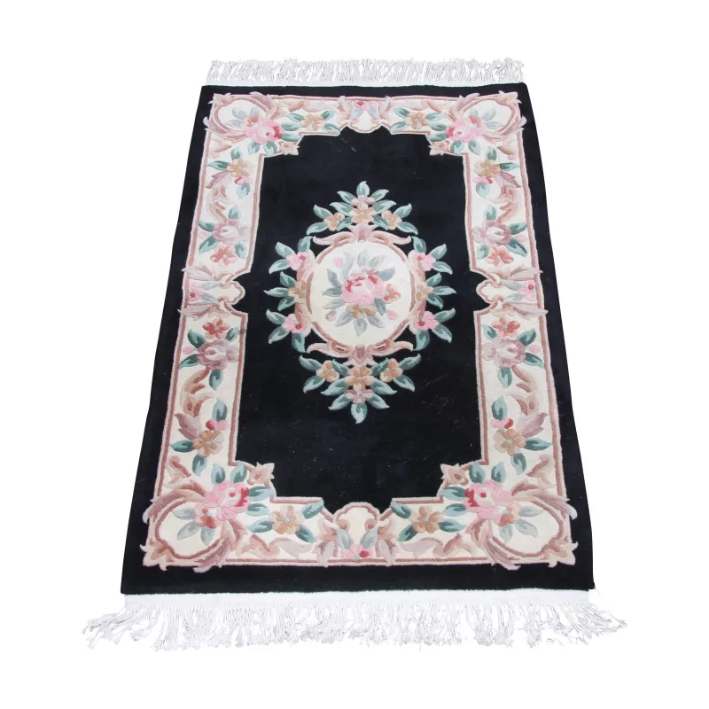 Dark blue rug with floral decoration. 20th century - Moinat - Rugs