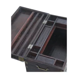 Haute Epoque box on its black wrought iron tripod,
