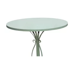 Bar table with three legs, also called Mange - …