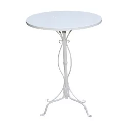 Bar table with three legs, also called Mange - …