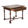 Table de style Louis XIV en noyer avec entretoise , 1 … - Moinat - Bureaux plats