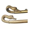 Paar Schwanenhals-Gardinenstangen aus vergoldeter Bronze. 19 - Moinat - Vorhänge