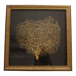 Tableau décoratif "Corail" en doré sur fond noir avec cadre en