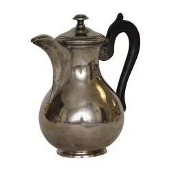 Cafetière en argent 950 avec manche en bois ébène. France,