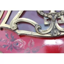 Pendule, cartel de style Louis XV en bois rouge avec décor