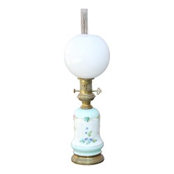 Lampe à pétrole en porcelaine peinte, avec globe et tube en …